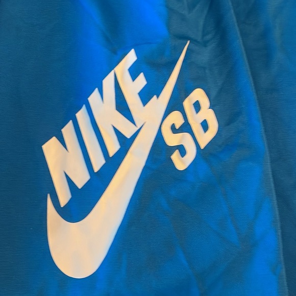 Nike shorts - Picture 3 of 5